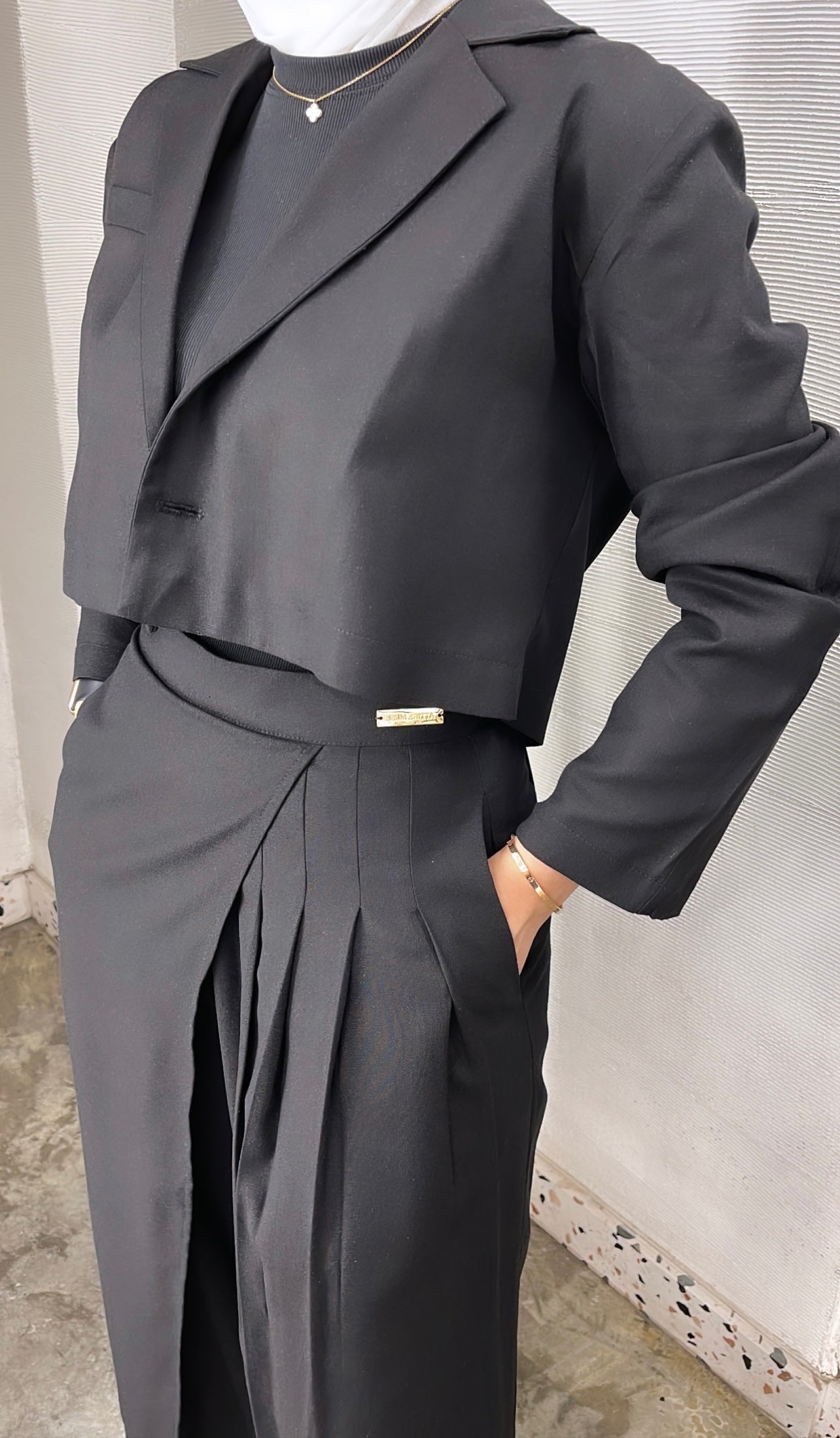 Linen pants & cropped blazer set